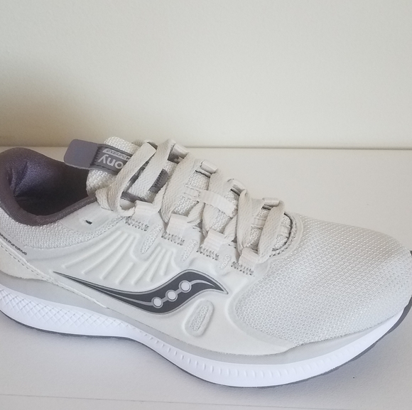 Running shoes - Picture 3 of 3